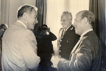 Trump afirmó que podría resolver el conflicto por Malvinas y remite al mediador Haig, quien intentó en 1982