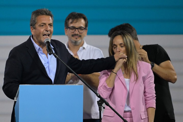 Galmarini defendió el viaje a Barbados en jet privado junto a Massa y señaló a un amigo empresario como titular del avión