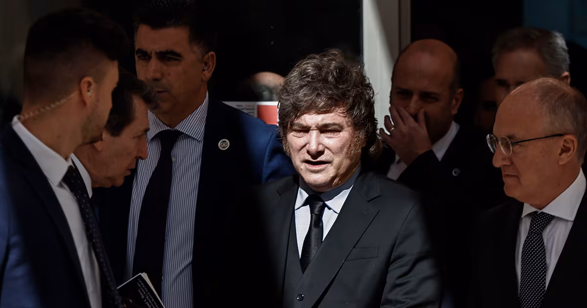 Milei quiso reunirse con Felipe VI en Madrid, pero la Zarzuela insiste en priorizar a Sánchez en el protocolo