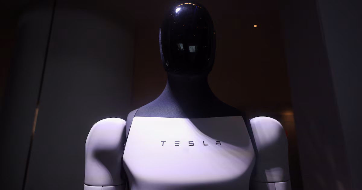 Tesla avanza con Optimus mediante captura de movimiento de sus trabajadores, pero enfrenta rechazo y obstáculos técnicos