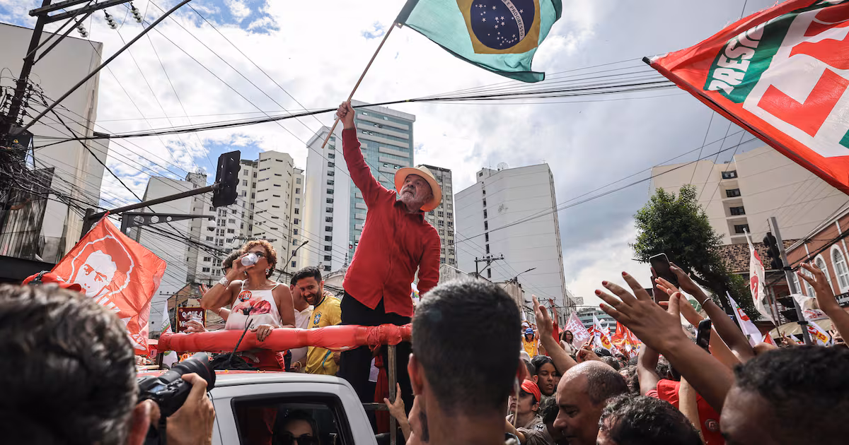 Lula visita Minas Gerais en la recta final y advierte sobre posibles riesgos si gana Flávio Bolsonaro