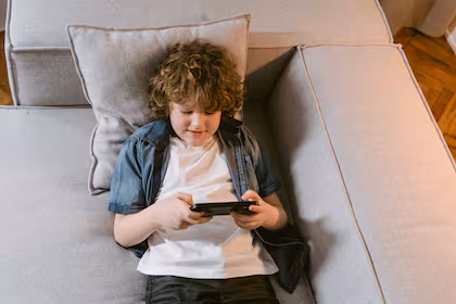 Seis destinos prácticos para darle nueva vida a un celular viejo