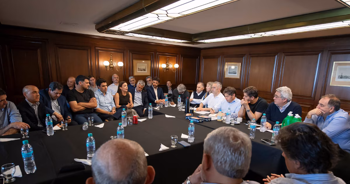 Kicillof refuerza ruta interior con vista a 2027: desembarca en Jujuy y afianza acercamientos en Santa Fe