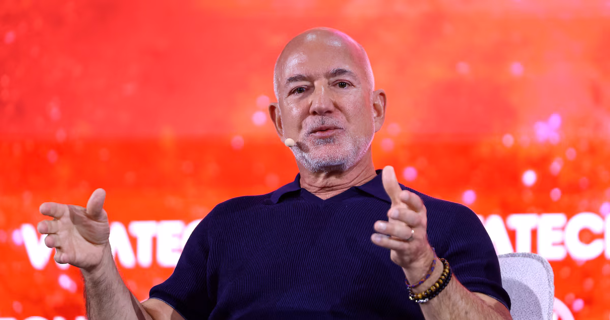 Lecciones de un verano cocinando en McDonald’s que dieron forma a la visión de Bezos