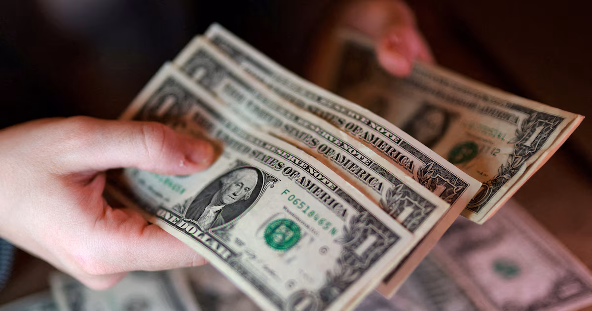 El dólar mayorista cayó tras la victoria de Lula, cortando una racha de siete alzas