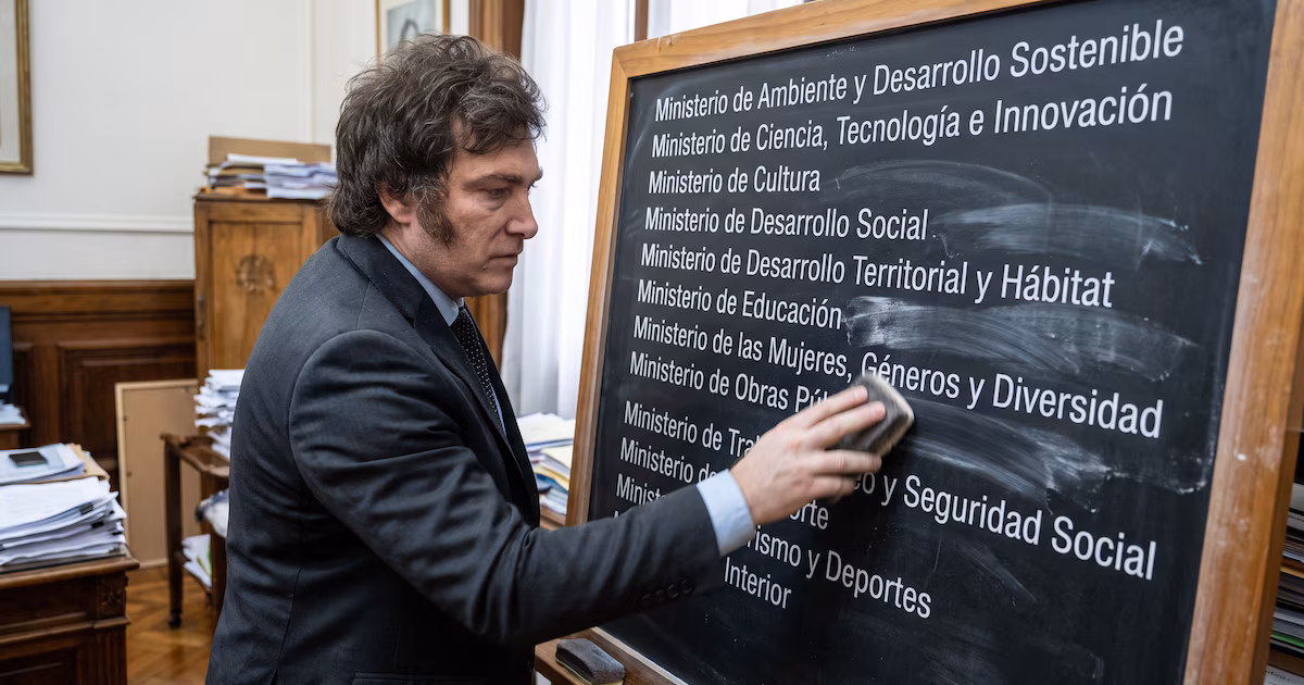 Milei confirmó la eliminación de 72.522 puestos públicos desde 2023 y detalló las áreas con mayores recortes