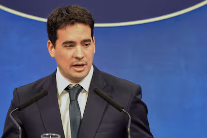 El riesgo país llega a 675 puntos y el Gobierno lo vincula a la incertidumbre global
