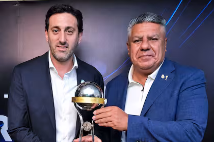 Milito cambia de tono y recibe a Tapia en Ezeiza para potenciar obras y unidad con la AFA
