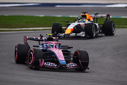 Alpine sin puntos en Sepang; Briatore reconoce errores tras una carrera complicada