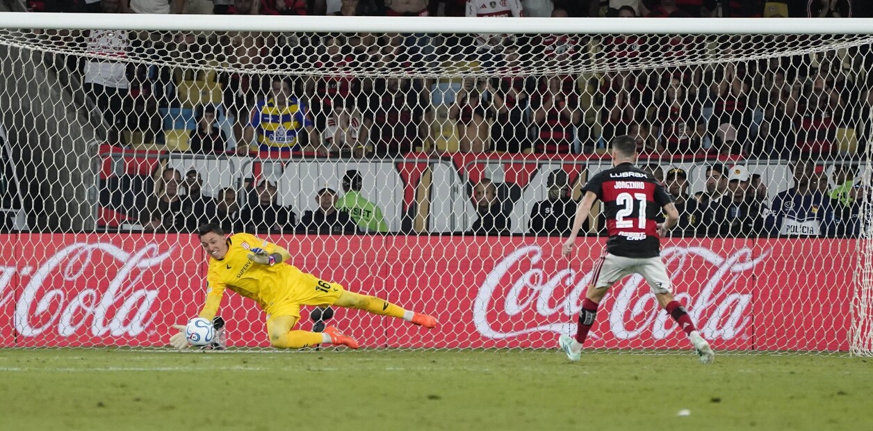Muslera: nacido en Buenos Aires, el arquero que llevó a Estudiantes a la final de la Libertadores 2026