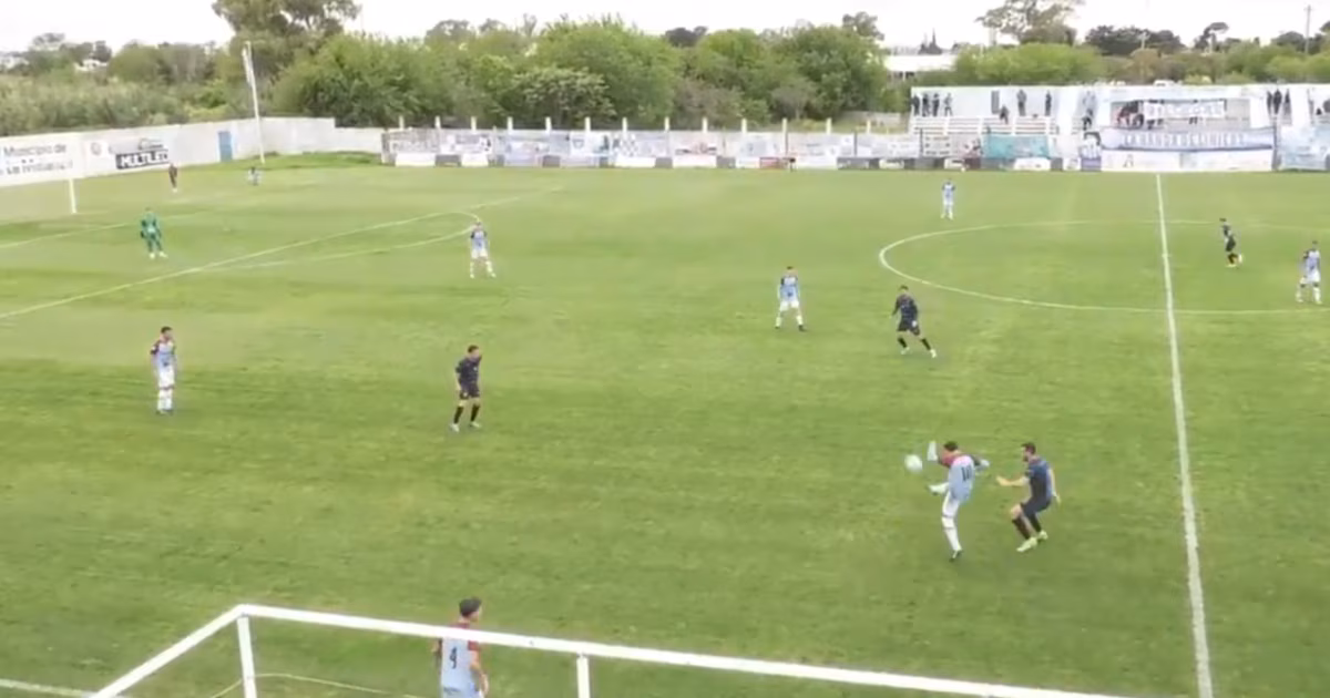 Gol en contra desde mitad de cancha de Asprea deja a UAI Urquiza al borde del descenso en la B Metropolitana