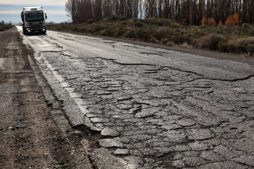 El Gobierno propone exenciones fiscales para privatizaciones de rutas y condiciona a provincias a bajar Ingresos Brutos y Sellos