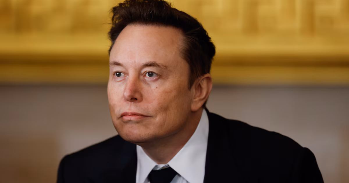 El método casero de Elon Musk para dormir mejor y contener el reflujo nocturno