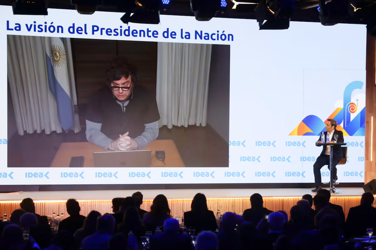 Milei pidió paciencia para ver crecimiento, insinuó reelección y dibujó 2027 como año decisivo en IDEA