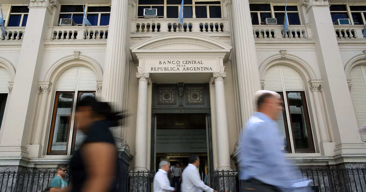 El BCRA mantiene compras de divisas moderadas y espera sostener reservas gracias a Vaca Muerta y la cosecha
