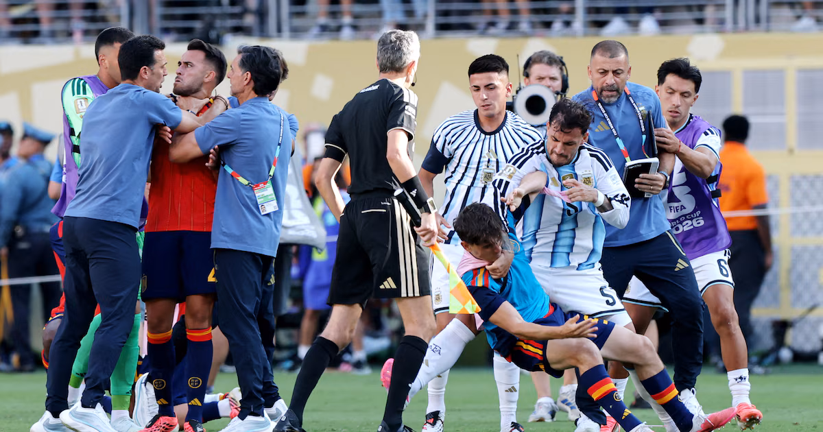 AFA oficializa tres amistosos de Clase A para descontar sanciones FIFA a Paredes, Molina y Almada
