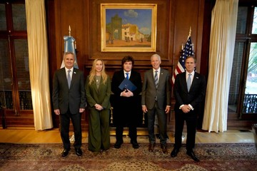 Milei cierra su visita a Washington con acto contra el antisemitismo y encuentro con alto funcionario del gobierno de Trump