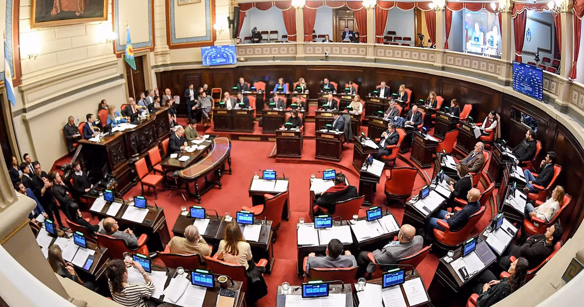 El peronismo bonaerense busca un gesto de unidad en la Legislatura ante la discusión electoral