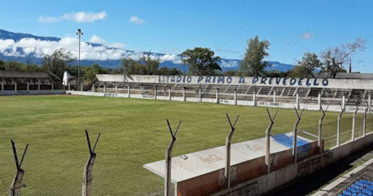 Prohibición nacional de cuatro años para un sujeto señalado por arrojar pirotecnia en la Liga Chacarera de Catamarca